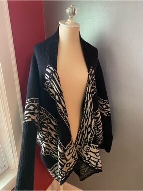 BCBGMaxAzria Black and Cream Patterned Long Shawl Cardigan